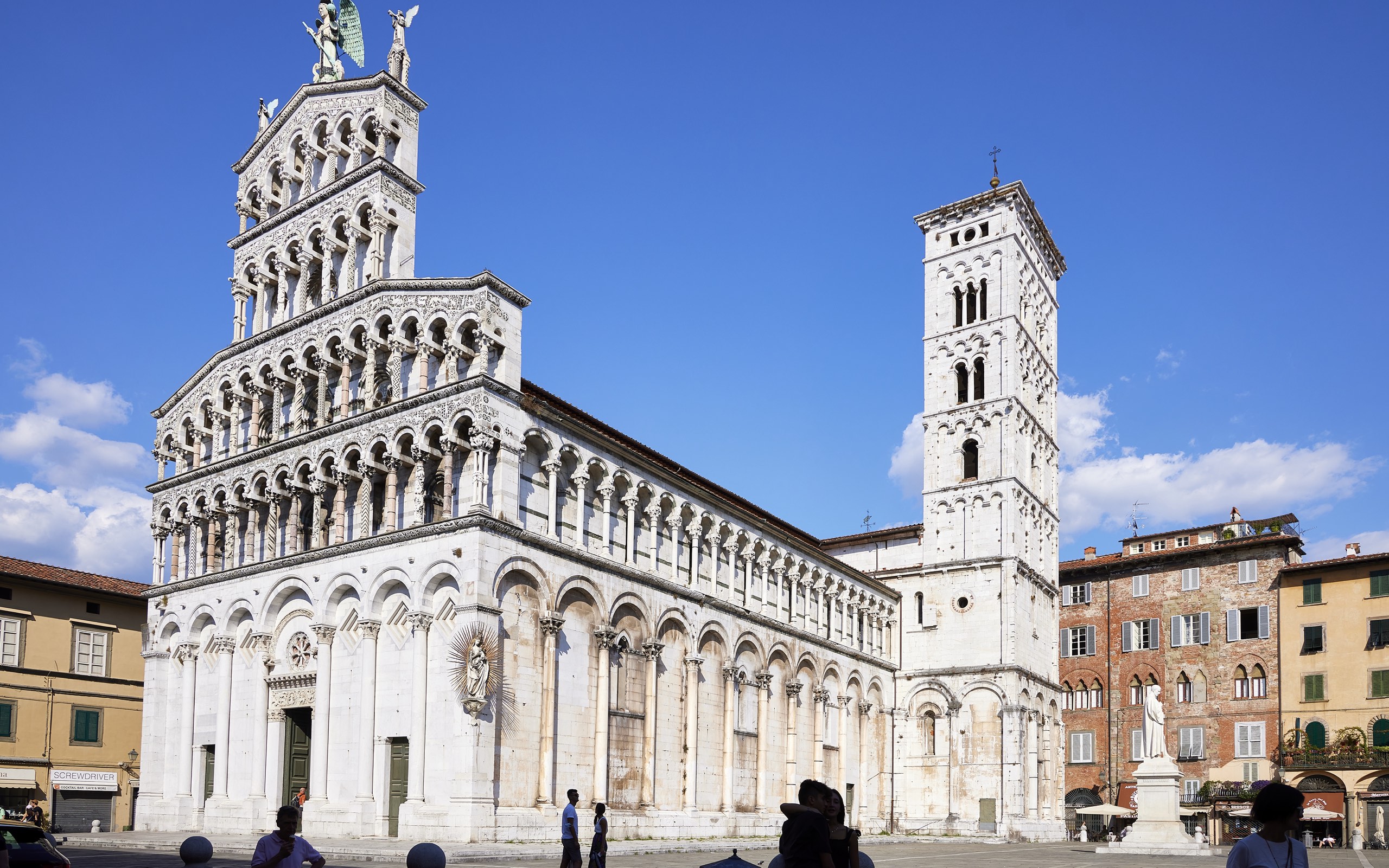 Tour di Pisa e Lucca con Auto Privata
