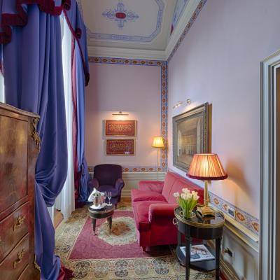 Junior Suite Luxury Hotel Florence 4